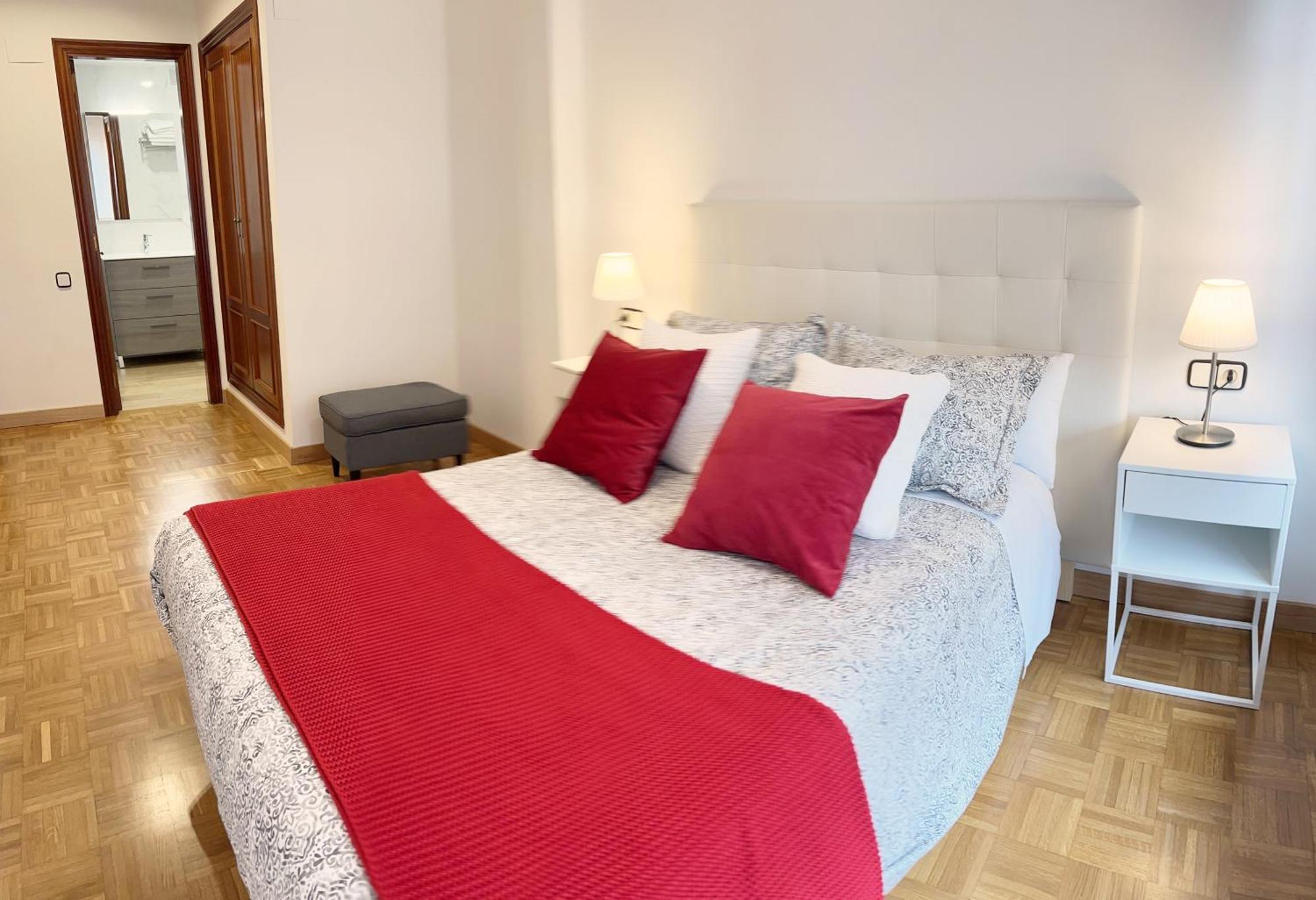 Apartamento Europa Centric Parking Gratis Овьедо Экстерьер фото